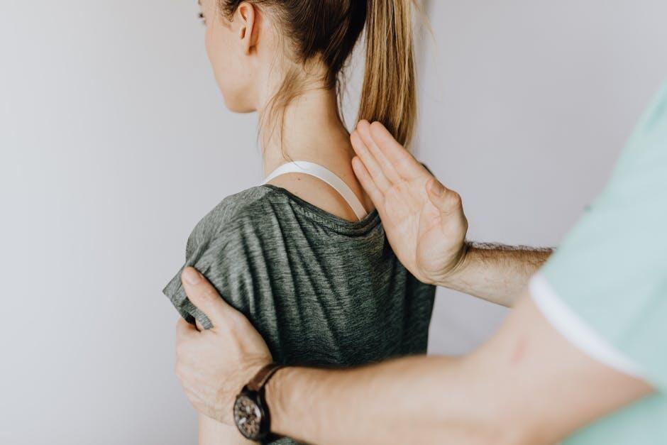 7 Signs It’s Time to See a Chiropractor